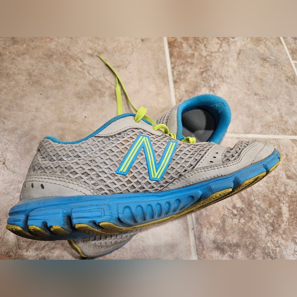 New Balance shoes - Picture 6 of 16